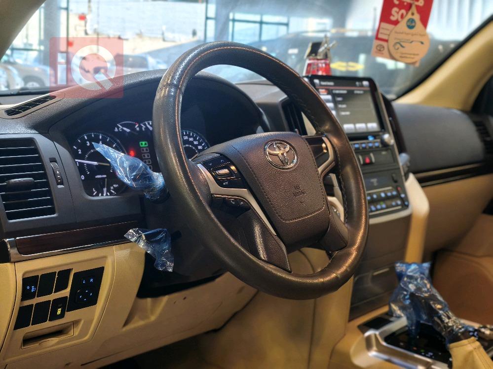 تويوتا لاندكروزر